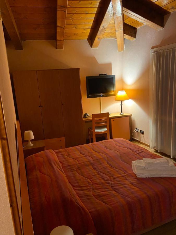 Hotel La Piazzetta Vidiciatico Ngoại thất bức ảnh