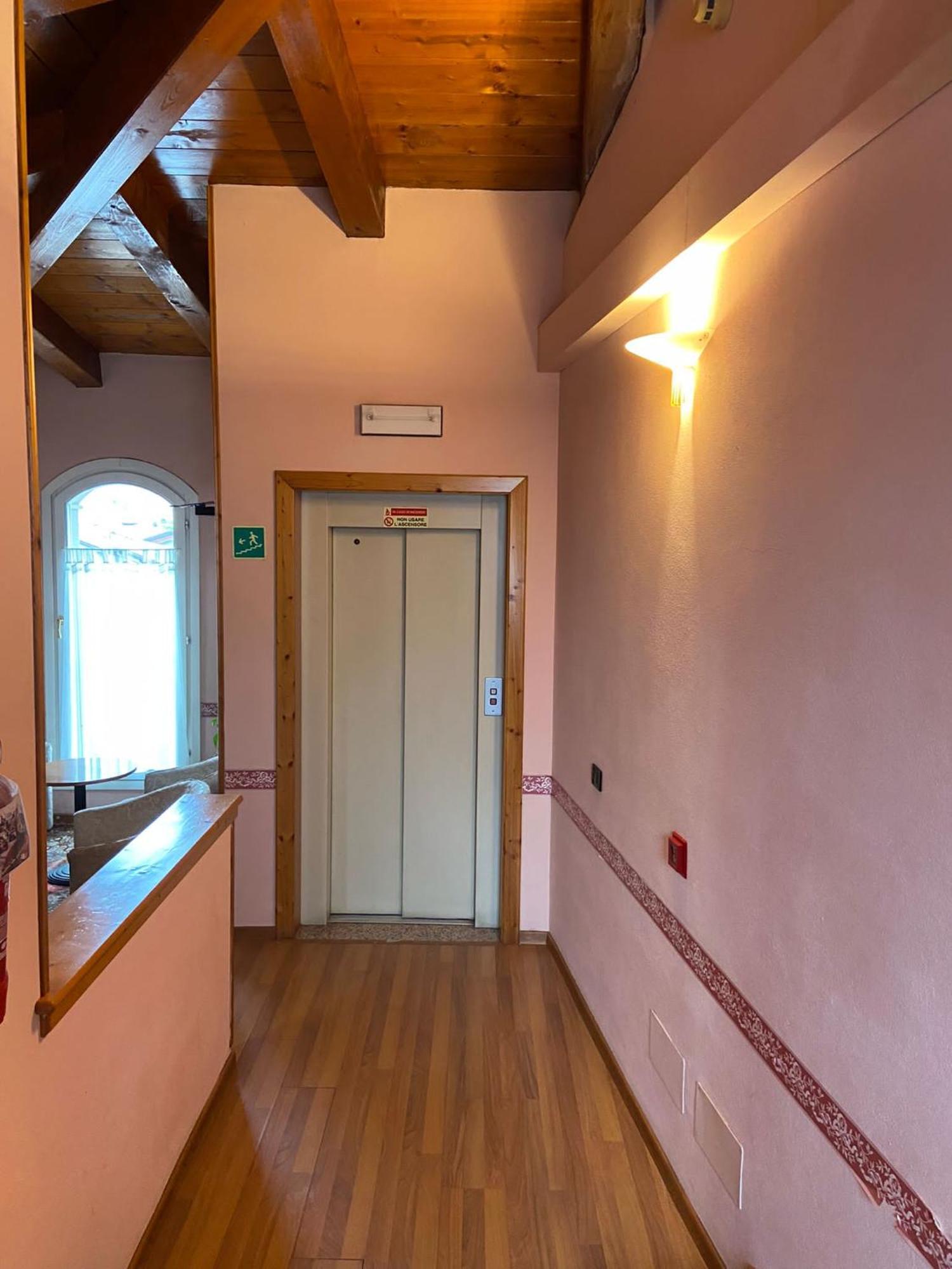 Hotel La Piazzetta Vidiciatico Ngoại thất bức ảnh
