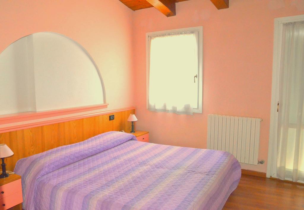 Hotel La Piazzetta Vidiciatico Phòng bức ảnh