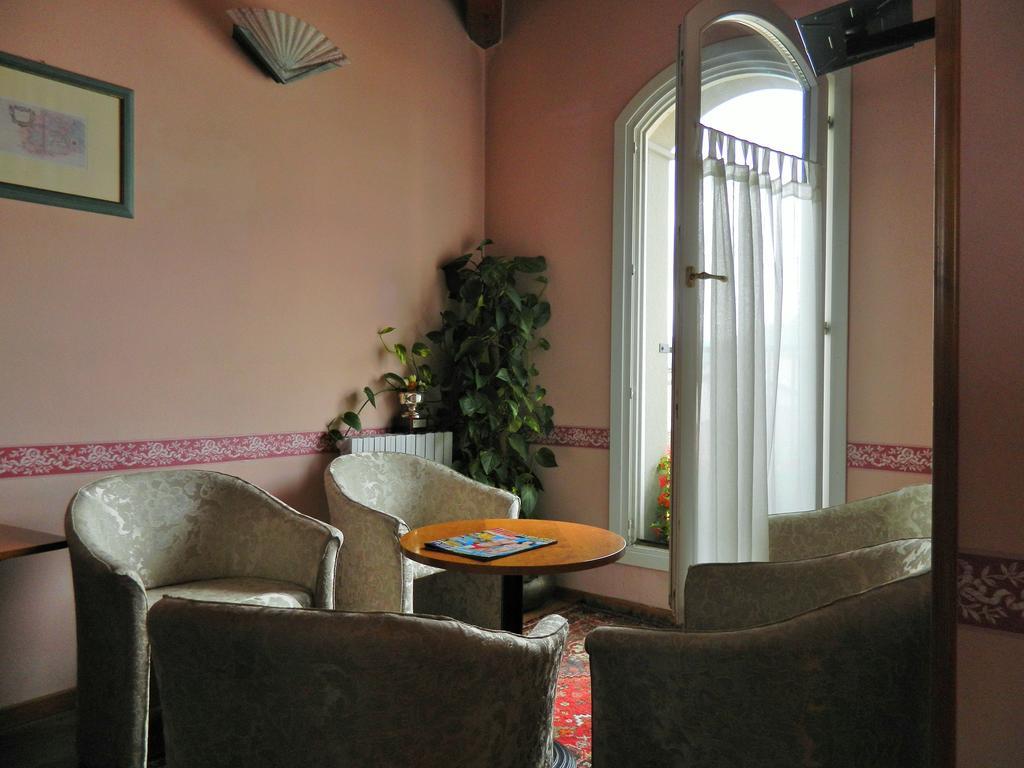 Hotel La Piazzetta Vidiciatico Ngoại thất bức ảnh